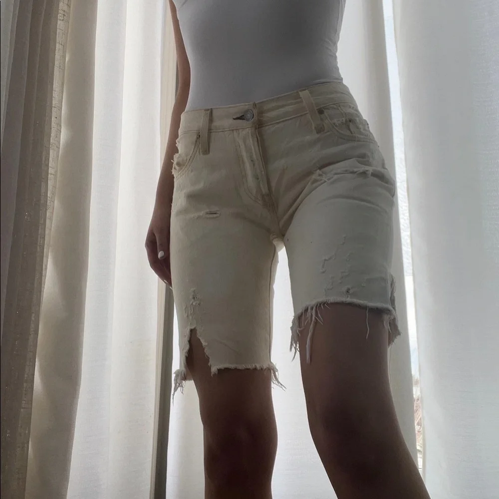 Levi’s ✨ - Picture 2 of 2